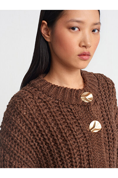 Dilvin Crew Neck Soft Textured Pocketed Buttoned Knit Cardigan