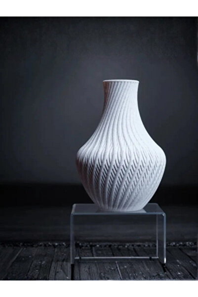 Homentum Solvia | Sculptural decorative vase with balanced shape and matte finish