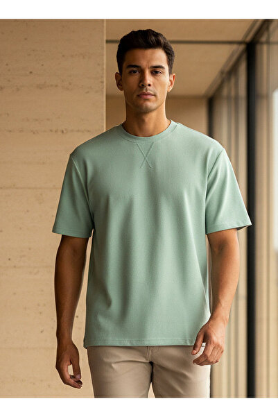 FAV تي شيرت رجالي قصة مريحة بأكمام قصيرة ورقبة دائرية ومحكم