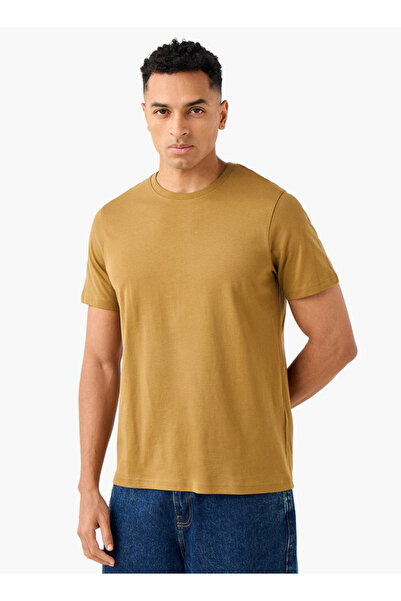 FAV تي شيرت رجالي بقصّة عادية ورقبة دائرية وأكمام قصيرة