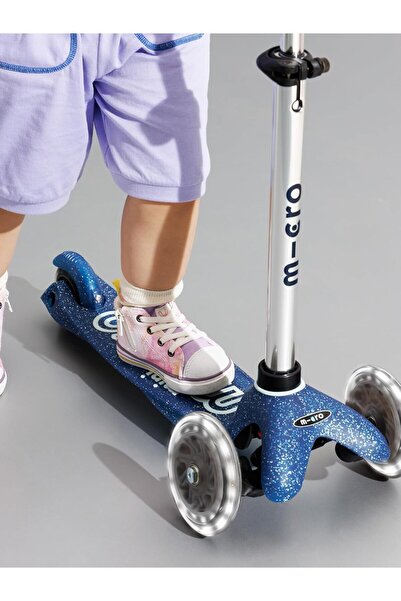 Micro Maxi Deluxe Glow LED Scooter - Blue