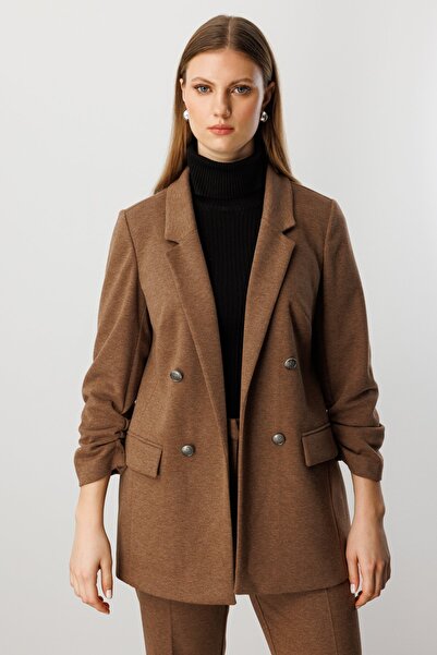 Ekol Kadın Büyük Beden Kolu Büzgülü Kapak Cepli Ceket 5587 Camel