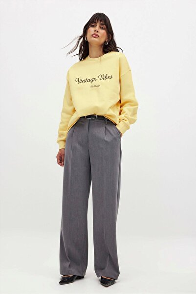The Champ Clothing Women's Oversized Sweatshirt Vintage Vibes Printed Yellow – Crew Neck, 3 Thread Ş Fleece-Lined Fleece