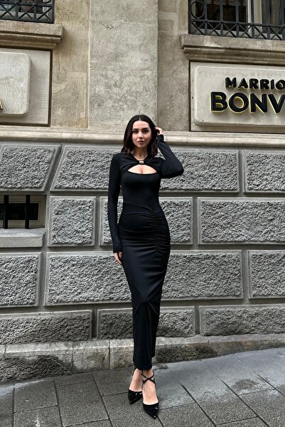 New Now Sandy Dress with Window Detail on the Buckle