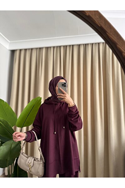 Eslem Akdaş Kapüşonlu takım