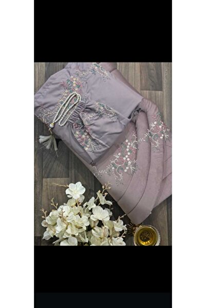 ssd A luxurious, comfortable, and soft, lined prayer rug embroidered with bri...