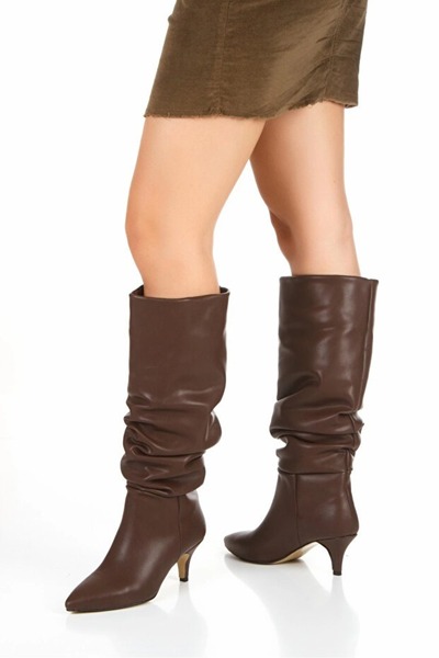 DARUGA Γυναικείες μπότες Λεπτό τακούνι u B λεπτομέρεια με σούρες με μυτερή μύ...