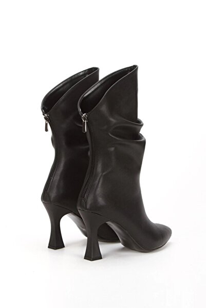 DARUGA Kadın İnce Topuklu Büzgü Detaylı Sivri Burunlu Şık Bot