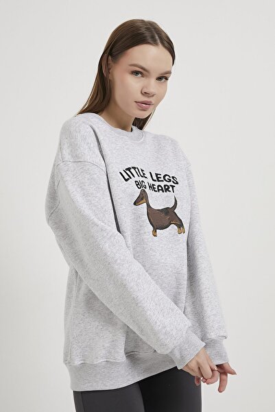 Arma Life Armalife 11001 embroidered detail v-neck women's sweatshirt