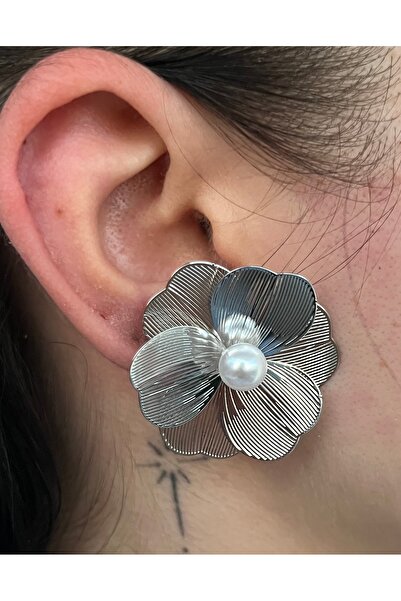 B&E SHİNE JEWERLY Non-Tarnish Steel Pearl Detail Flower Earrings