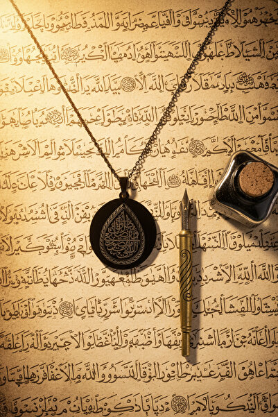 Storizaa قلادة إلهة إنتي ماكسودي من الفولاذ المقاوم للصدأ باللون الأسود، سلسل...