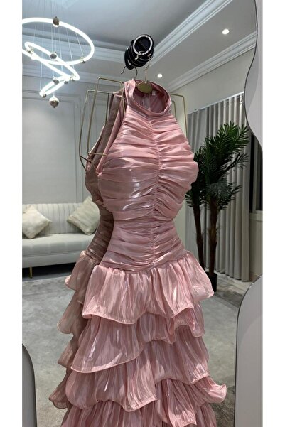 MALAZ A dress 🌸 with unparalleled feminine sparkle