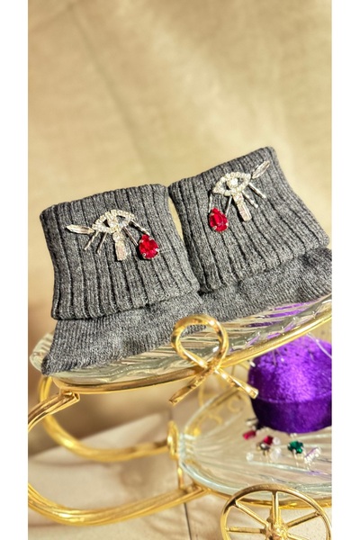 Maison MeDa Piramit Koleksiyon Nefertiti’nin Gözyaşları Taş Detaylı Gri Tasar...