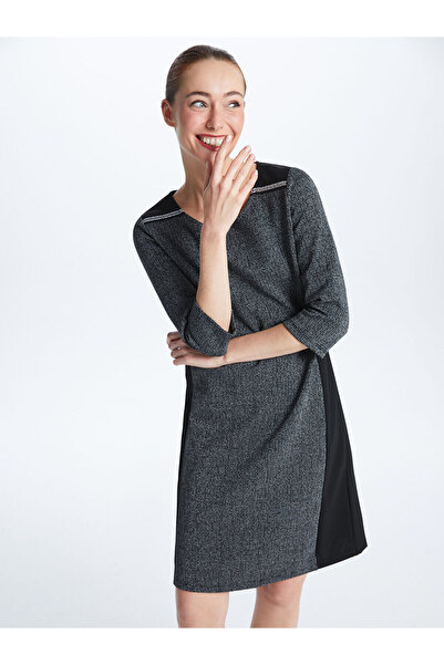 LC Waikiki Γκρι φόρεμα με λαιμόκοψη με αυτοσχεδιασμένο σχέδιο