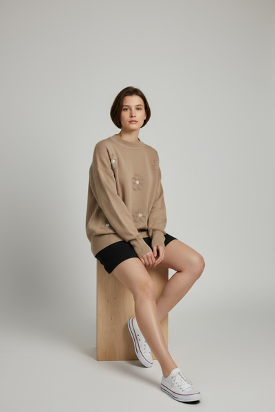 NEWCO Stone Embroidered Floral Pattern Round Neck O Oversized Knitwear Sweater