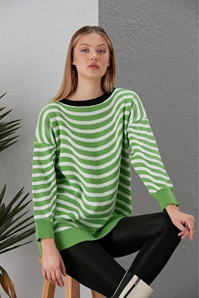 Alışveriş Sokağı guler rotund supradimensionat Pulover tricotat roz cu dungi ...