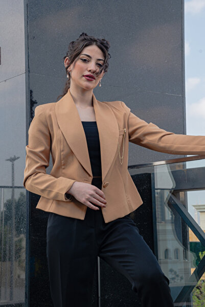 MQ Formal long-sleeved jacket with a chain detail on the pocket