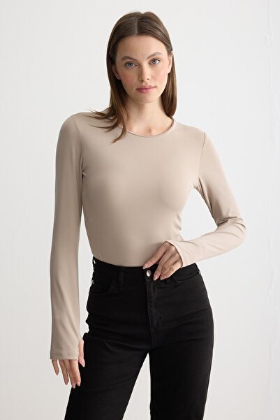 ipekton studio بدلة رياضية بياقة دائرية وأزرار كبس باللون البيج