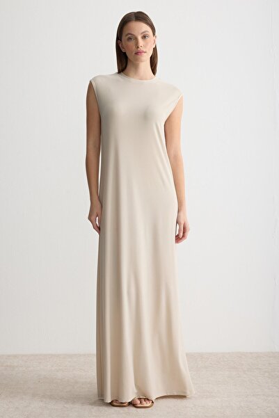 ipekton studio ملابس داخلية كاملة الطول برقبة دائرية وأكمام قصيرة باللون البيج