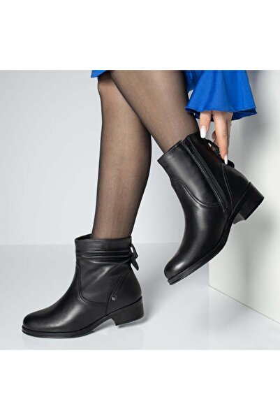 Modlet.ro Women's black low-heel boots with zipper made of leather MOD05668