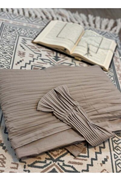 Gerenic Women's prayer shawl