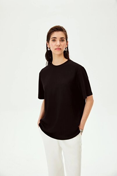 Allyco تي شيرت محبوك برقبة دائرية وأكمام قصيرة