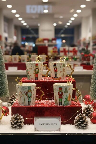 Miniso Yeni Yıl Temalı Kaşıklı Porselen Kupa