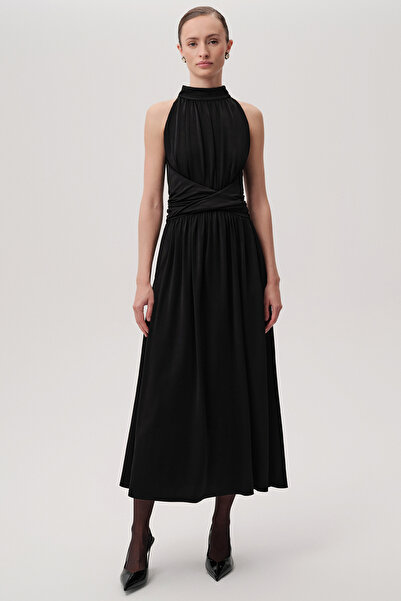 Exquise Pleated Halter Neck Knitted Black Dress