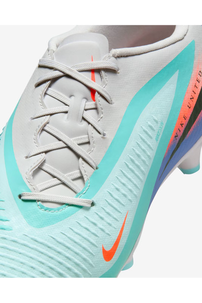 Nike United phantom 6 low academy multi-surface soccer cleats