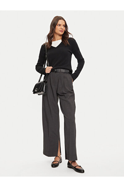 Tommy Hilfiger Women's Regular Fit Pure Wool V-Neck Long Sleeve Black Sweater Ww0Ww43505-Bds