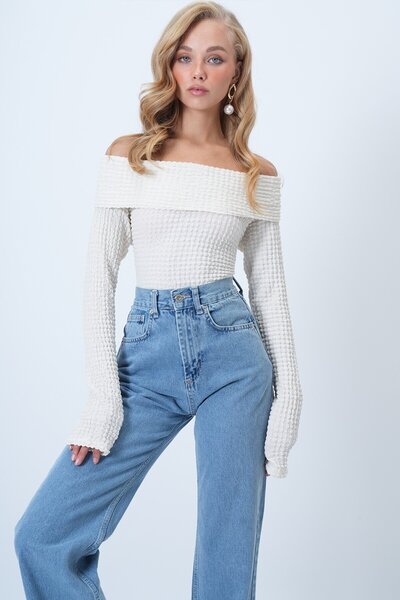 VAGGON Women's Ecru Madonna Collar Wrinkled Long Sleeve Blouse Prmx14579