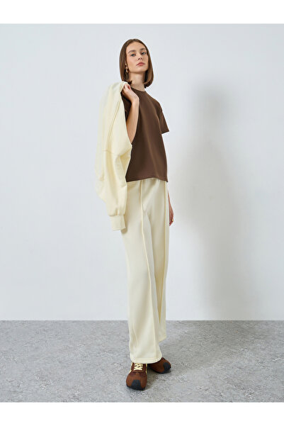 Styli Brown Knitted Boxy Fit T-Shirt