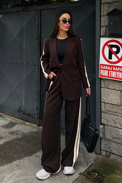 Ortaya Çık Brown Striped Detail Sporty Stylish Women's Suit