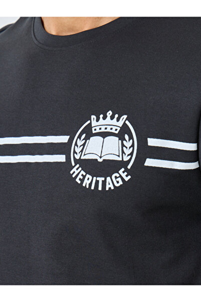 Styli Black Graphic Print Crew Neck T-Shirt