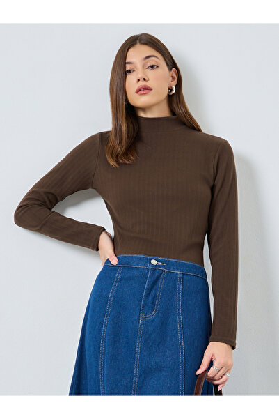 Styli Brown Ribbed Knit Mock Neck Top