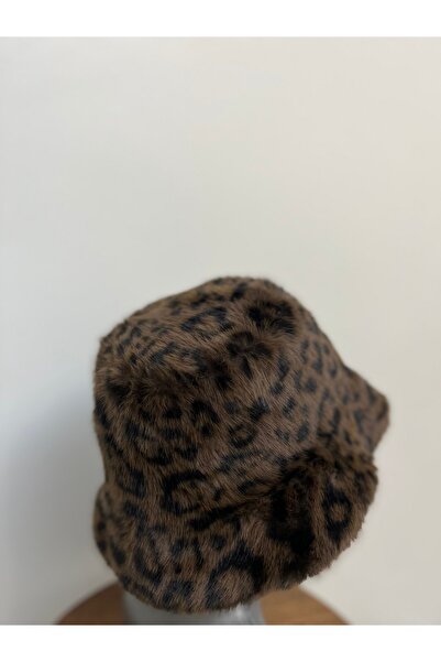 Butik Kadın Tüylü Peluş Kışlık Şapka – Soğuk Havalar İçin Trend ve Sıcak Tasarım