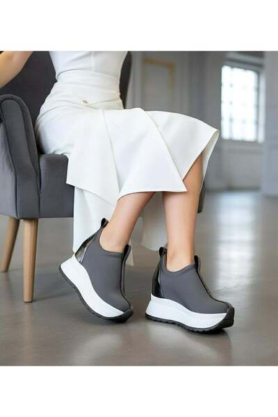 Modanizm حذاء رياضي بكعب مخفي باللون الرمادي من فينيس