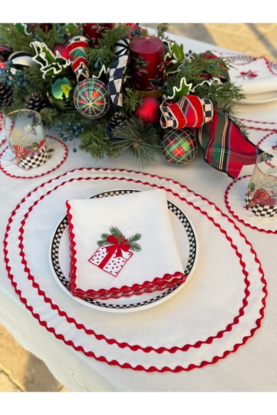 Matis Home Line Holly Jolly 4-Pack Napkins