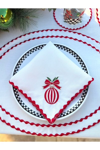 Matis Home Line Holly Jolly 4-Pack Napkins