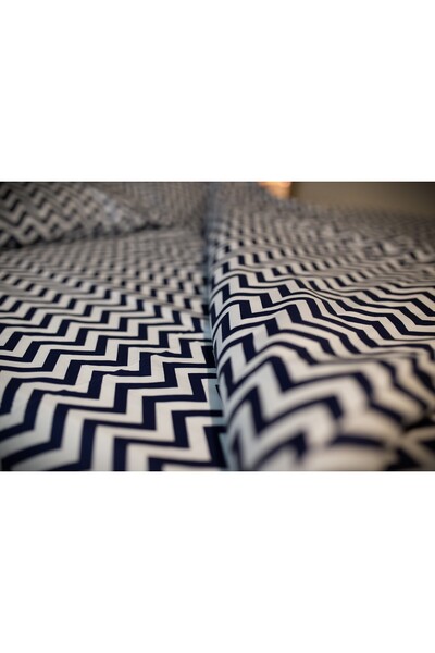 OEM White bed linen for 2 people with blue zigzag lines