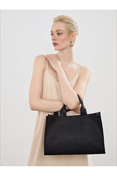 LC Waikiki حقيبة كتف نسائية من Özmarka للموسم الجديد مع حزام قابل للإزالة