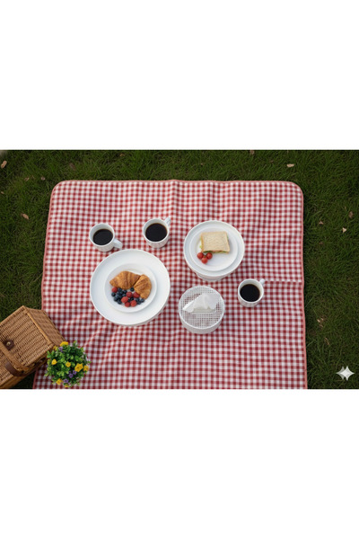 Generic Cake and dessert stand set + tissue box holder with a royal design