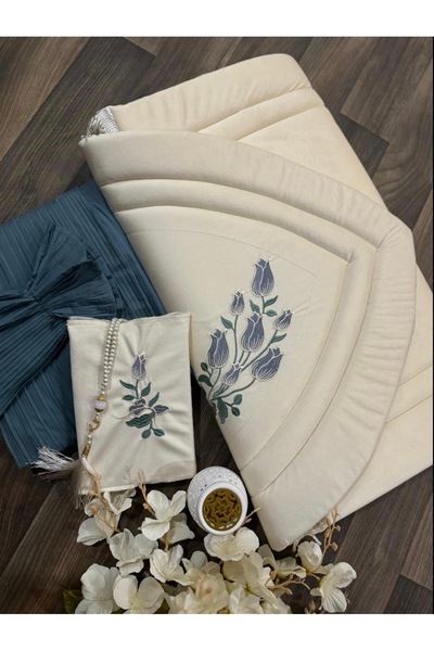 STAYILK DRESSES The most comfortable prayer set: a 2cm thick foam mat that's comfortable for the feet, knees, and when prostrating, along with a loose-fitting prayer shawl.