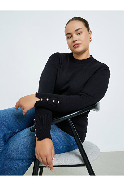Styli Plus Size Black Button-Detail Sweater