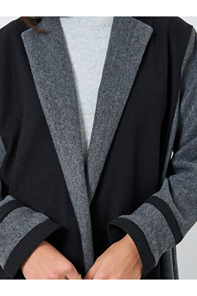 Styli Grey Color Block Notch Label Collar Abaya