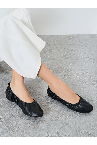 Styli Black Elasticated Ballet Flats