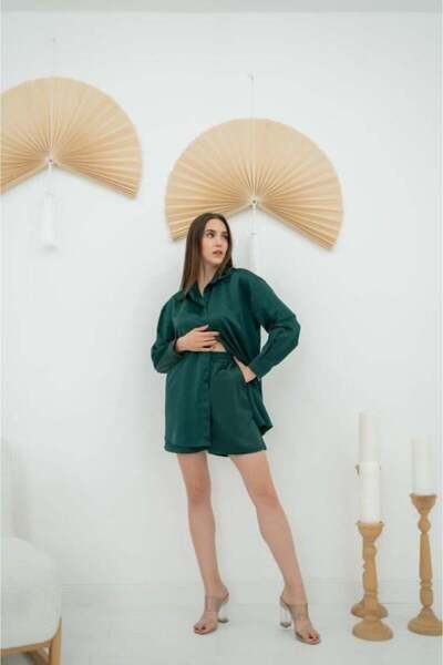 ALPACO طقم شورت من الساتان الزمردي من سكاي فاشن