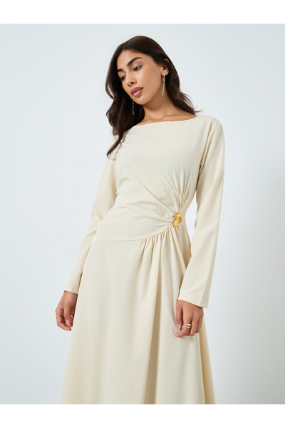 Styli Metal Pin Accent Boat Neck Maxi Dress