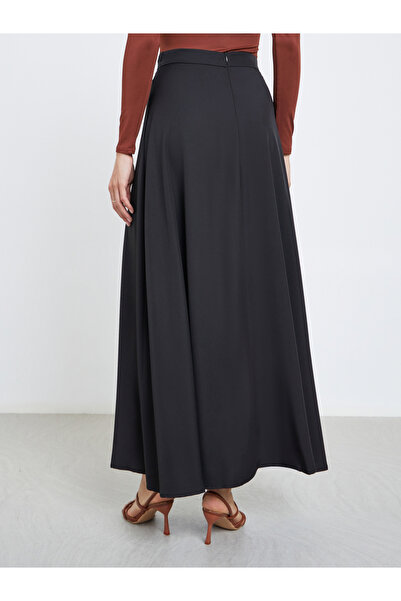 Styli Solid A-Line Maxi Skirt