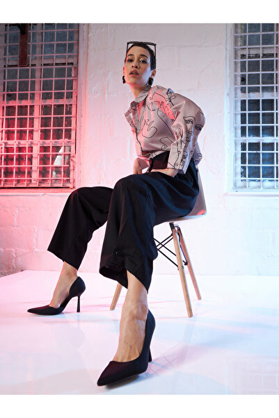 Sassafras By Styli Women Black Solid Pleated Button Hem Balloon Pants